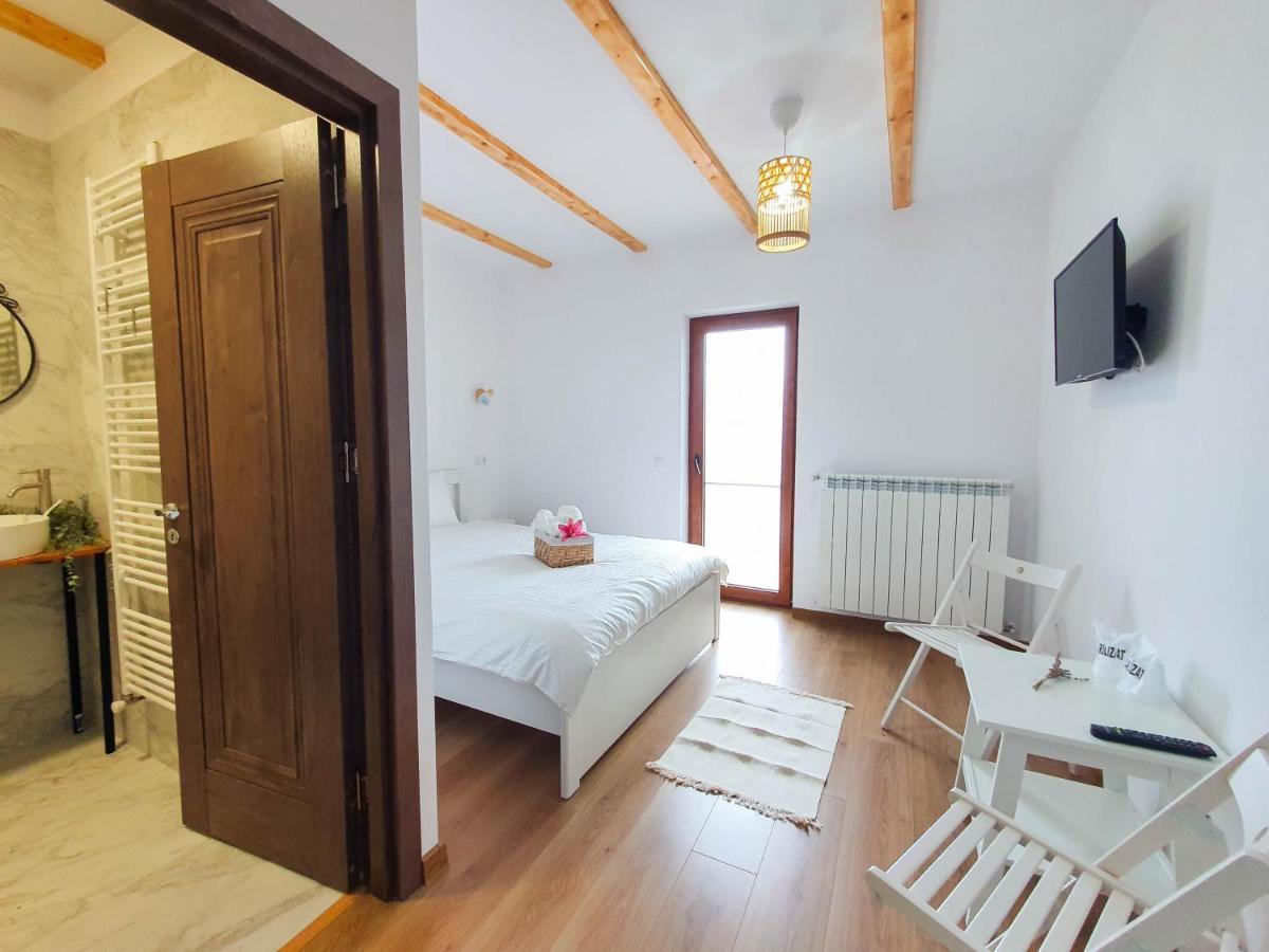 Hotel Domeniul Acasa In Vadu Izei Maramu Zewnętrze zdjęcie